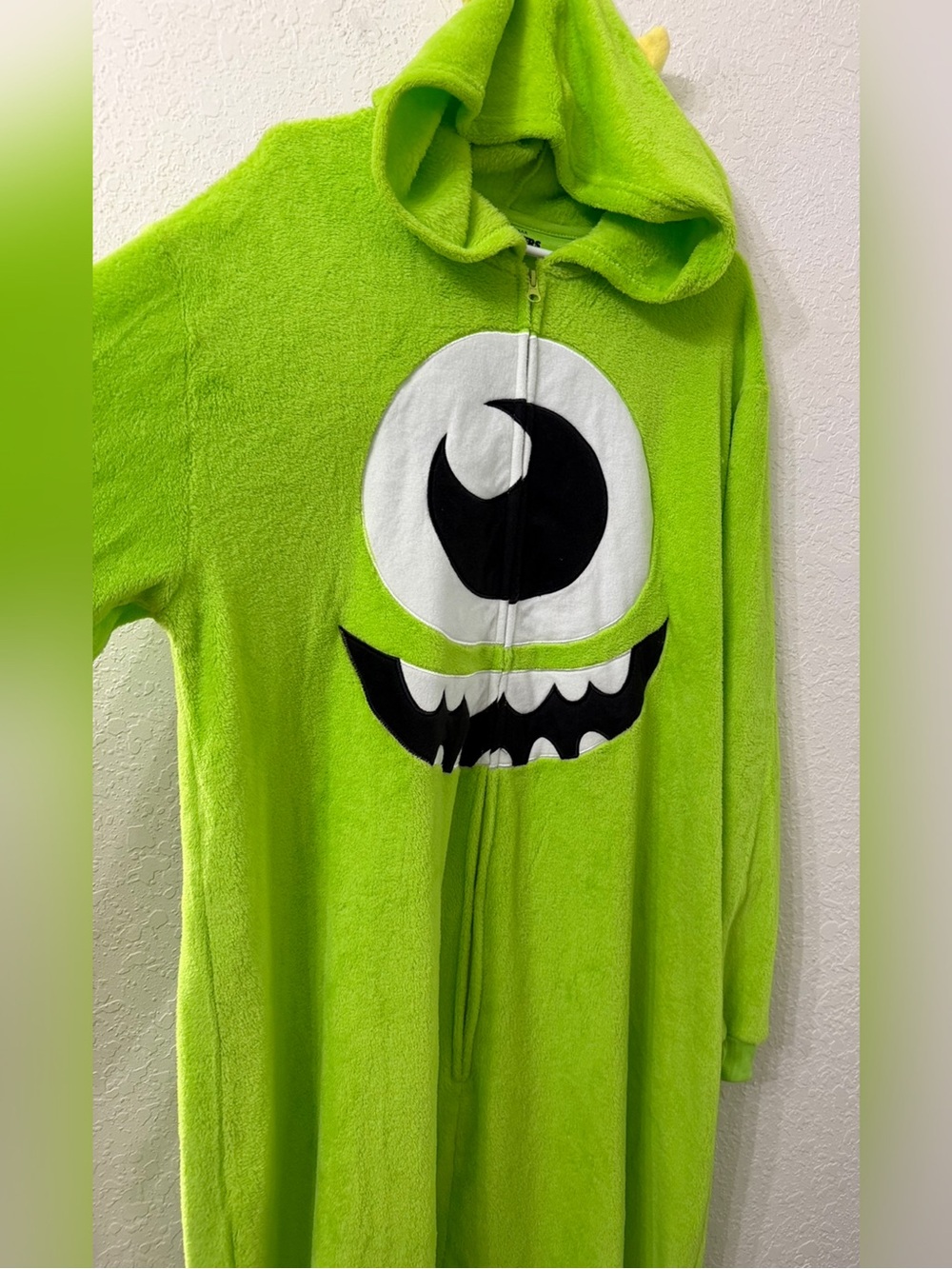Disney Pixar Monster Inc Wazowski Adult Costume Pajama Onesie Size L/XL - Picture 3 of 9